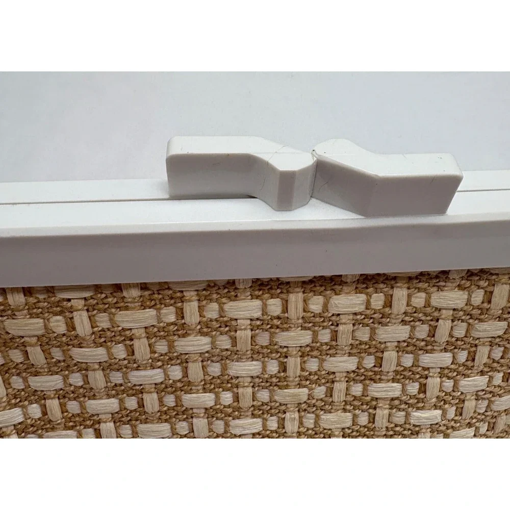 Vintage Woven Straw Raffia Clutch Purse Plastic‎ Snap Closure Chain Strap